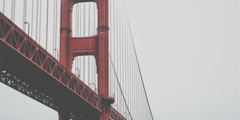 品牌服装与潮流服饰批发新纪元：如何搭建高效的B2B直播供应链体系赋能服装加盟店