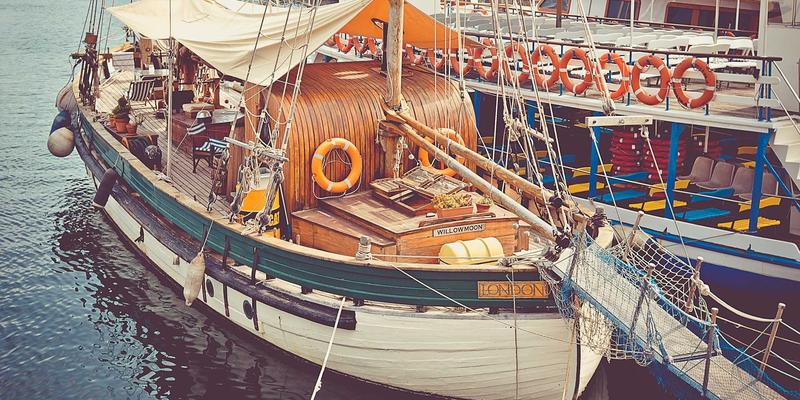 服装加盟店如何破局？揭秘传统服装批发市场打造O2O展销平台的实战案例