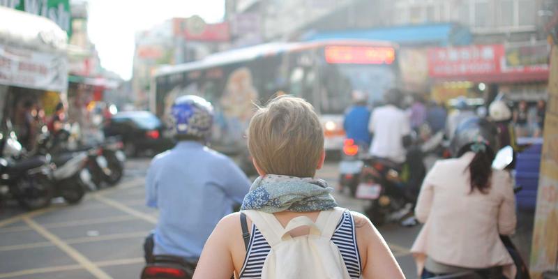 服装批发84：洞悉潮流服饰脉搏，掘金品牌服装批发市场