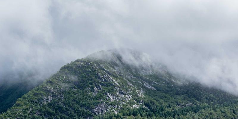 服装批发全攻略：从批发市场到品牌货源的高效采购策略