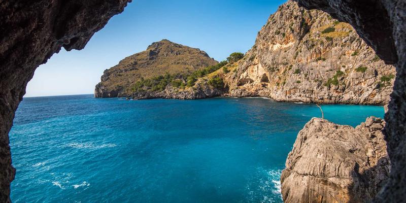 服装批发市场数字化转型：如何利用ERP与SaaS系统优化进销存管理，赋能服饰加盟与潮流服饰业务